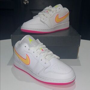 Jordan 1 Low GS “Edge Glow” Youth Size 4Y